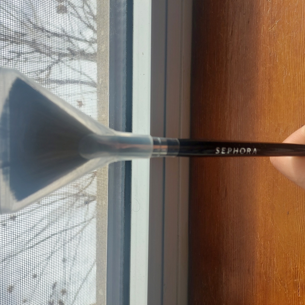Sephora Fan Makeup Brush